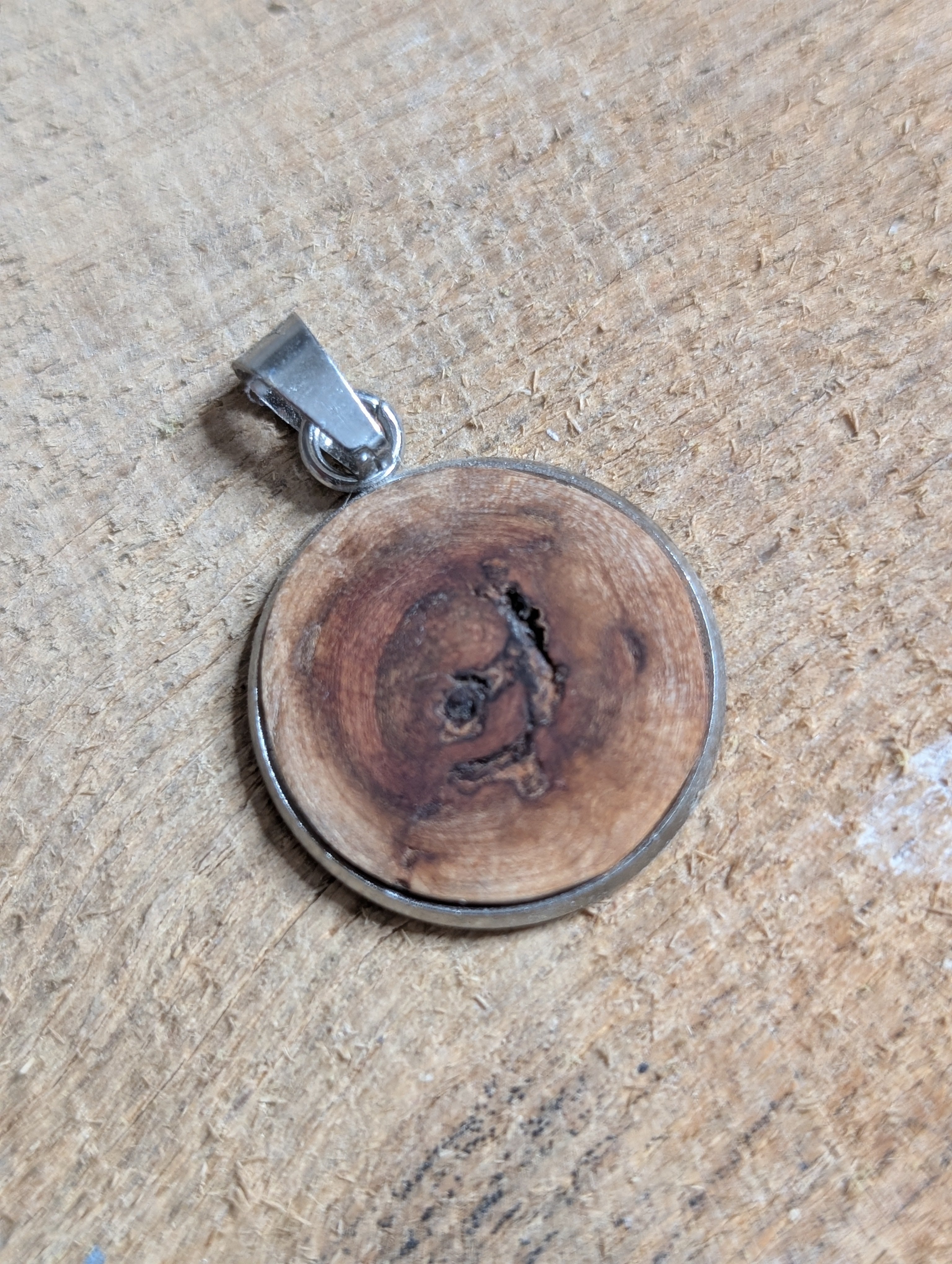 Baumperlen Anhänger -  handgemachter Naturschmuck aus Holz